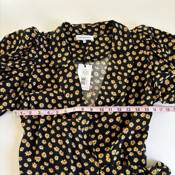 We Wore What Black Ditsy Daisy Yellow Floral Puff Sleeve Wrap Mini Dress Medium - Picture 4 of 7
